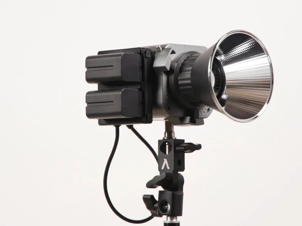 Aputure Amaran COB 60d Video Light ไฟ LED สำหรับถ่ายวิดีโอขนาดกะทัดรัด แสงสีขาว 5600K เอฟเฟกต์ในตัว ควบคุมผ่านแอพ Sidus Link ราคา 6500 บาท