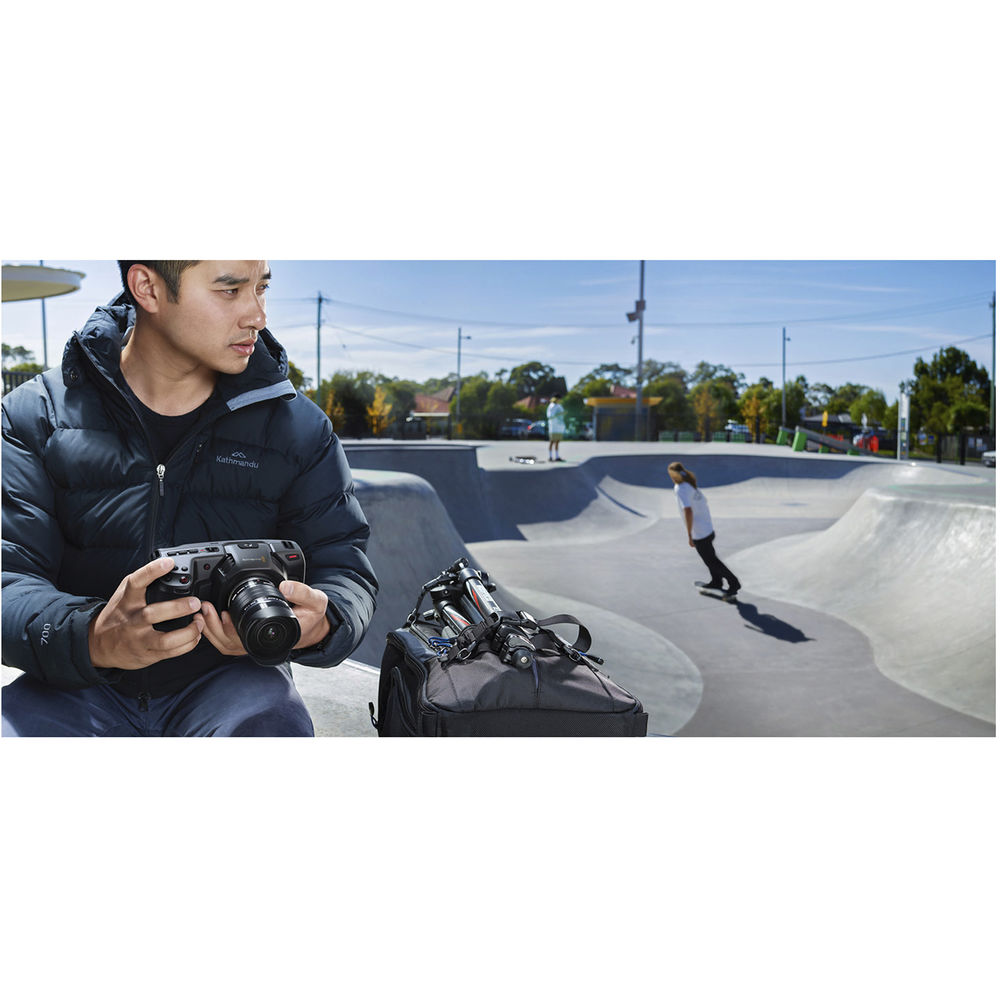 Blackmagic Design Pocket Cinema Camera 4K กล้องถ่ายภาพยนตร์ขนาดเซ็นเซอร์ 4/3 ความละเอียดสูงสุด 4096 x 2160 DCI 4K ที่ 60 fps สโลว์ 120 fps ราคา 47100 บาท
