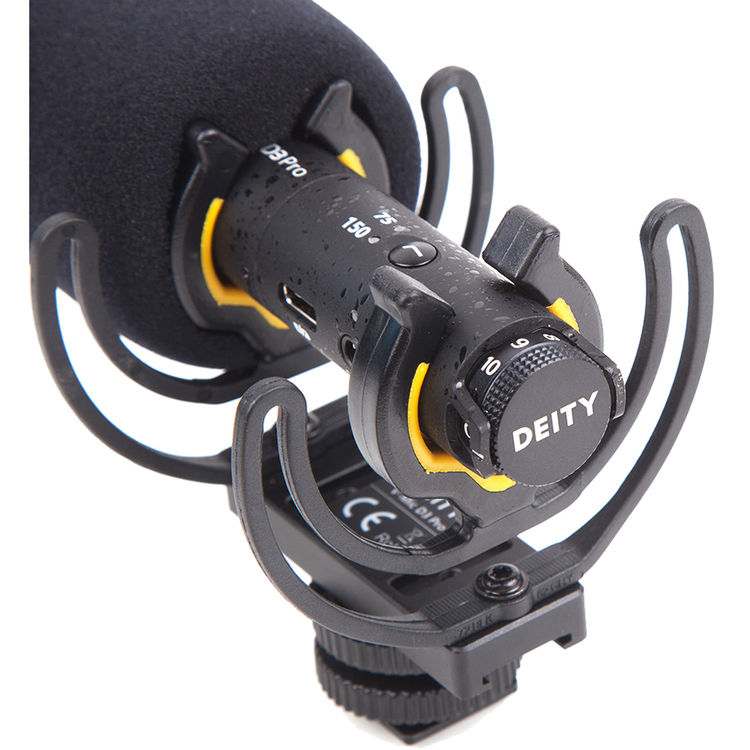 Deity V-Mic D3 Pro Location Kit Microphone ชุดไมค์ติดกล้องแบบช็อตกันสำหรับถ่ายวิดีโอ, Youtuber หรืองานบันทึกเสียงต่างๆ พร้อม Pistol Grip ด้ามติดก้านไมค์บูมปรับมุมได้ และ D-XLR อแดปเตอร์ ปรับระดับความดังได้ที่ตัวไมค์, Low-Cut Filter, แบตชาร์จได้ในตัว ราคา 10500 บาท 