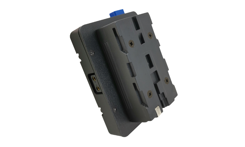 Fxlion V-Mount to L-Series Battery Converter Plate เพลทแปลงแบตเตอรี่ V-Mount เป็น Sony NP-F สำหรับจ่ายไฟให้กล้อง, จอมอนิเตอร์ หรือไฟ LED ราคา 2400 บาท